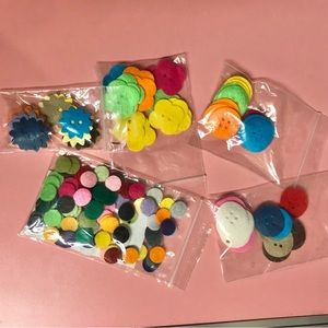4/$10!!Bag of felt buttons